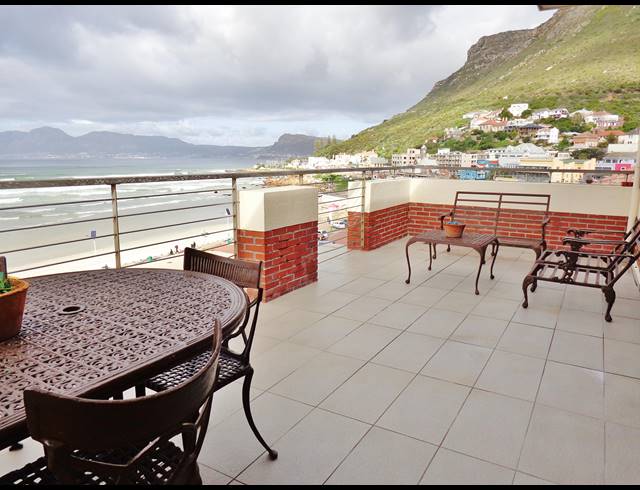 3 BEDROOM APARTMENT FOR SALE IN MUIZENBERG